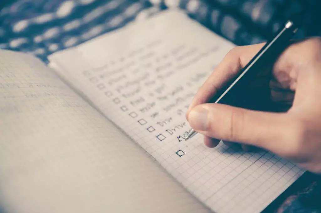 22 Pixar Storytelling Regeln deutsch bei Hypnotic Storytelling: Checkliste. Struktur einer Geschichte von Pixar.